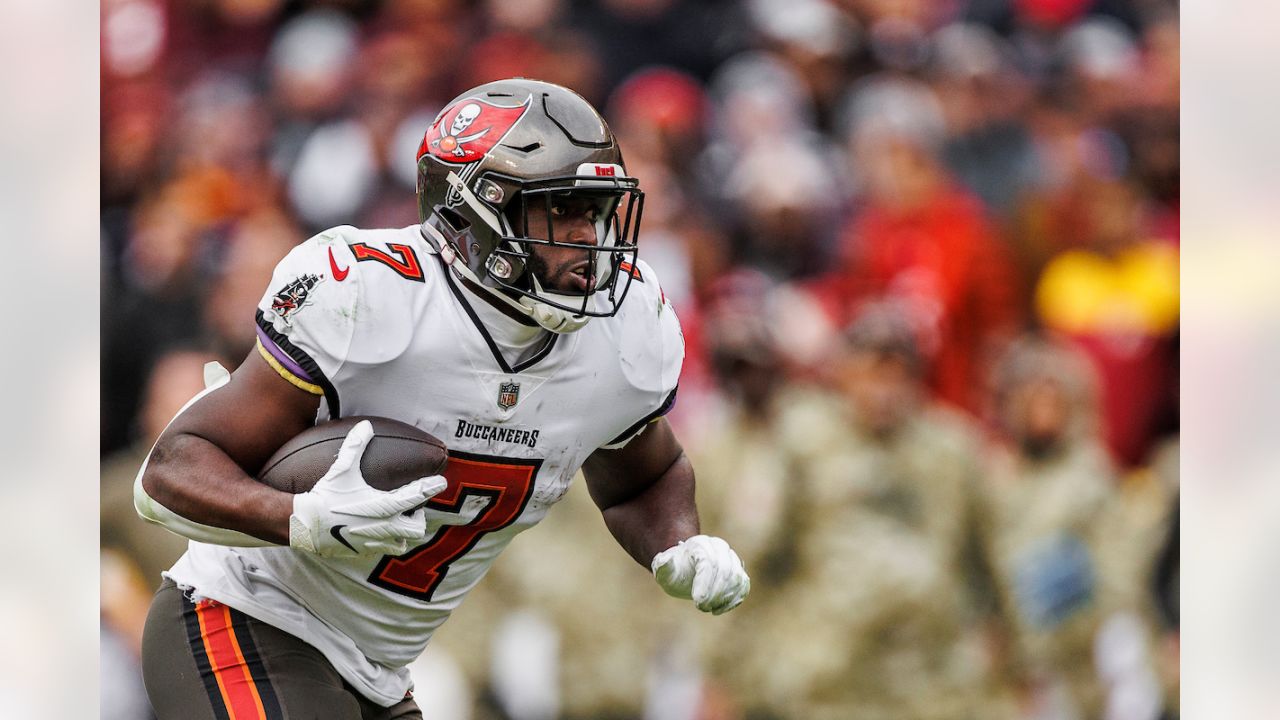 Tampa Bay Buccaneers officially release running back Leonard