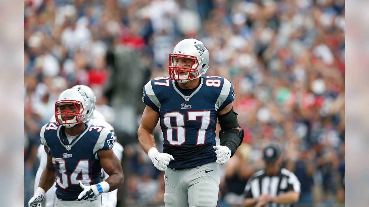 Rob Gronkowski Leads Tight Ends In Jersey Sales For 2014