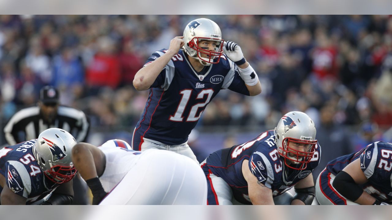 Team Player' Tom Brady Committed to Bettering Himself, Teammates in Tampa  Bay