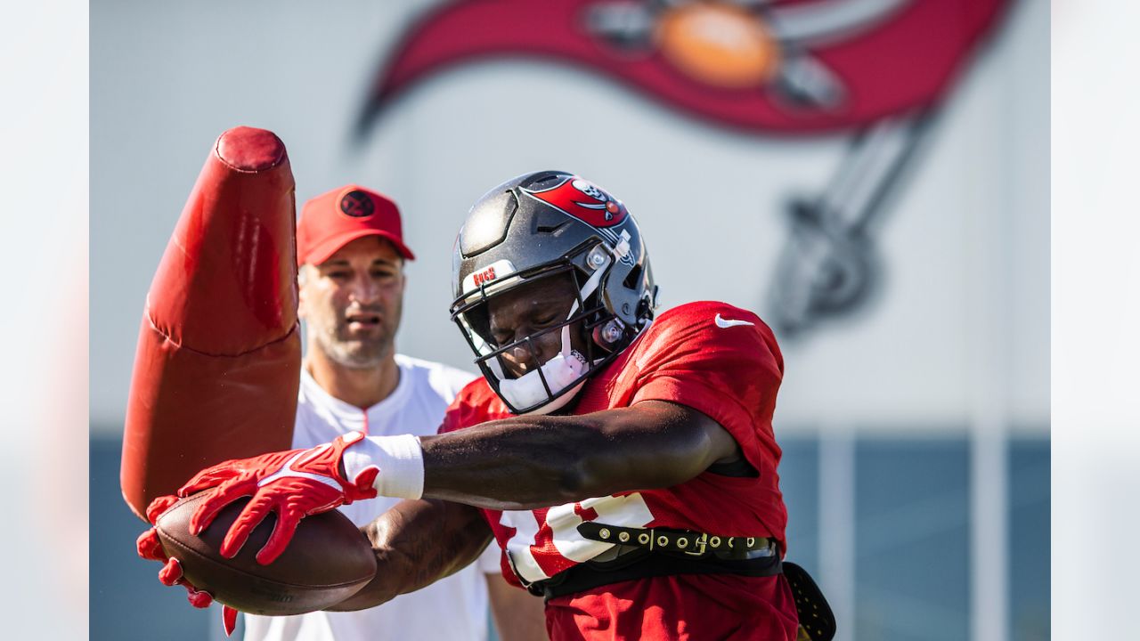 Tampa Bay Buccaneers guard Nick Leverett (60) watches action during warmups  before their game against the Tennessee Titans Saturday, Aug. 20, 2022, in  Nashville, Tenn. (AP Photo/Wade Payne Stock Photo - Alamy