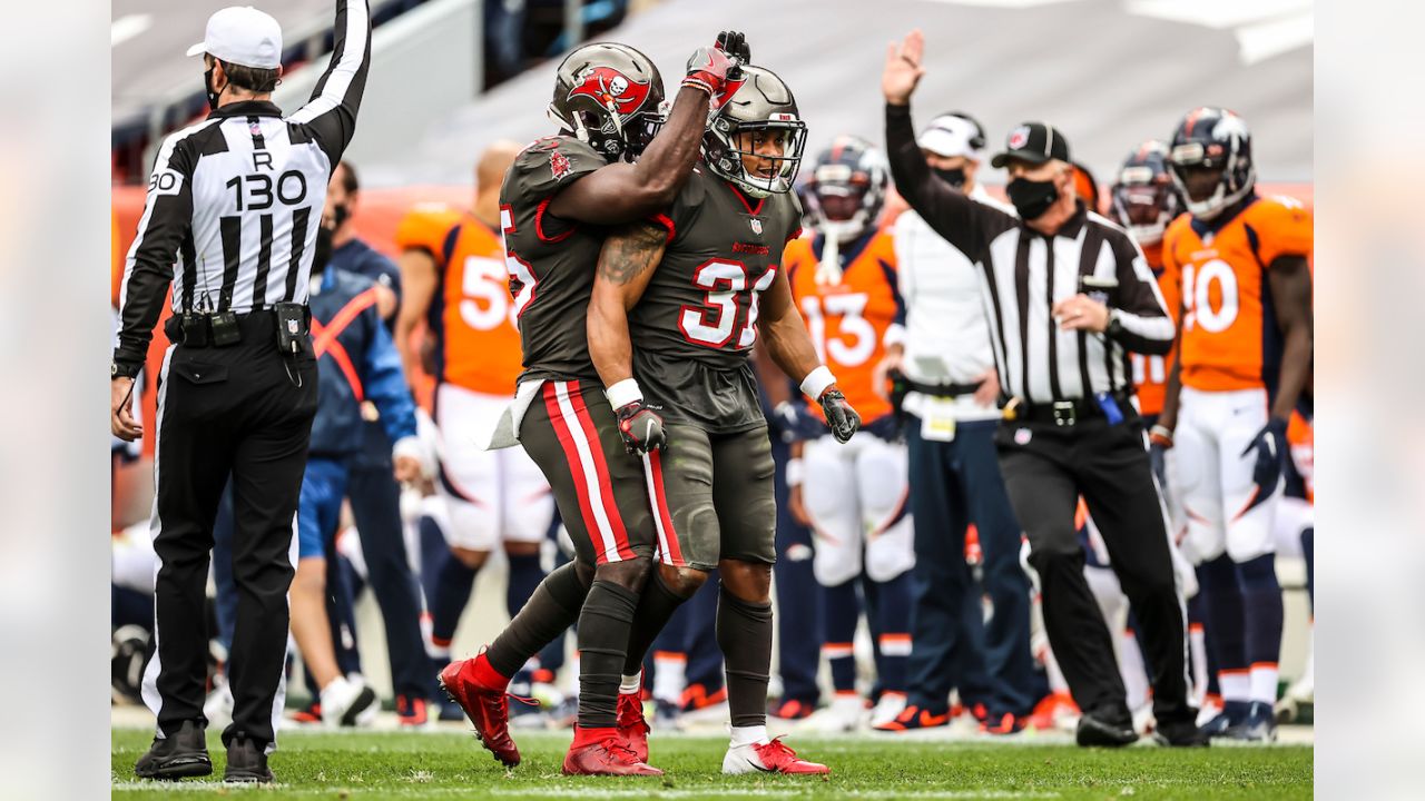 Tom Brady shows off with three TD passes as Buccaneers beat Broncos, 28-10  - The Boston Globe