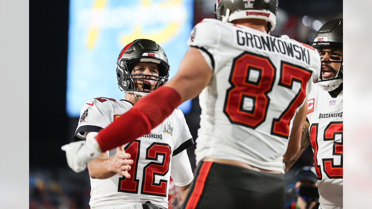 Tampa Bay Buccaneers celebrate Super Bowl LV title with boat