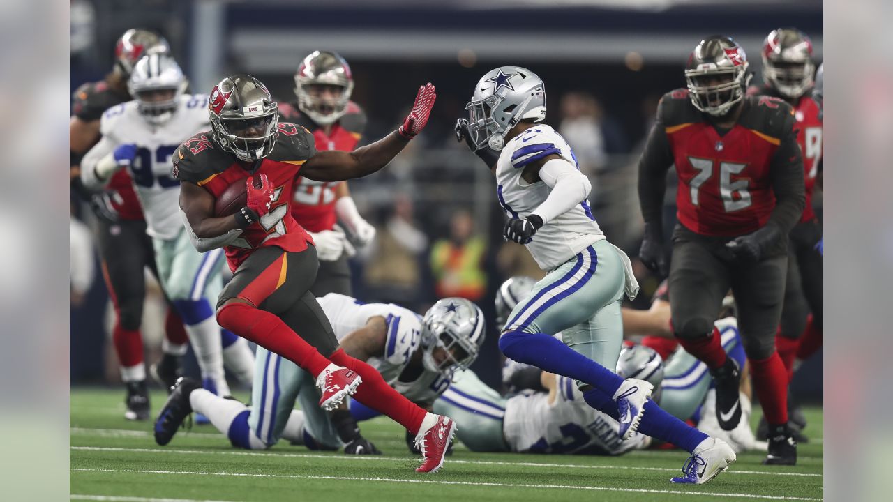 Bucs vs. Cowboys live blog: Tampa Bay fumbles away game, 27-20