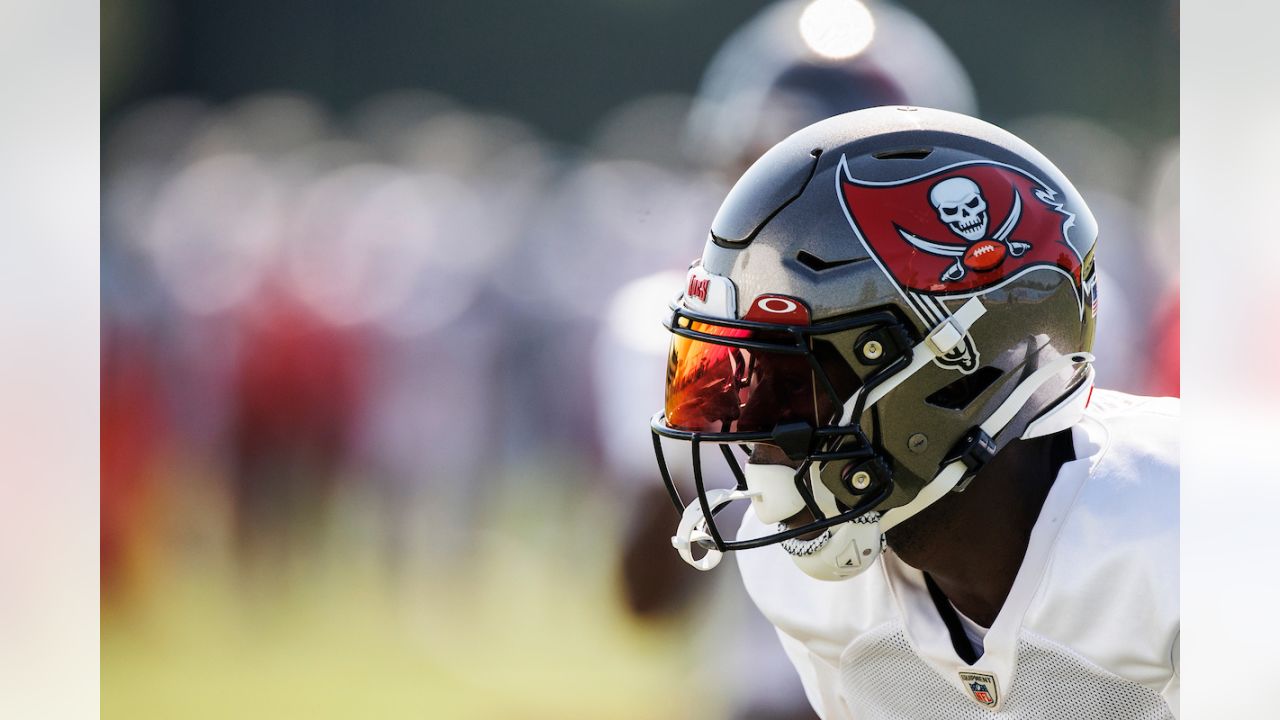 Tampa Bay Buccaneers guard Nick Leverett (60) watches action during warmups  before their game against the Tennessee Titans Saturday, Aug. 20, 2022, in  Nashville, Tenn. (AP Photo/Wade Payne Stock Photo - Alamy