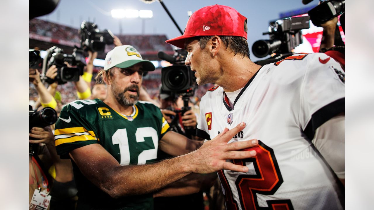 VIDEO: Aaron Rodgers-Tom Brady Handshake Brief After Bucs Beat Packers