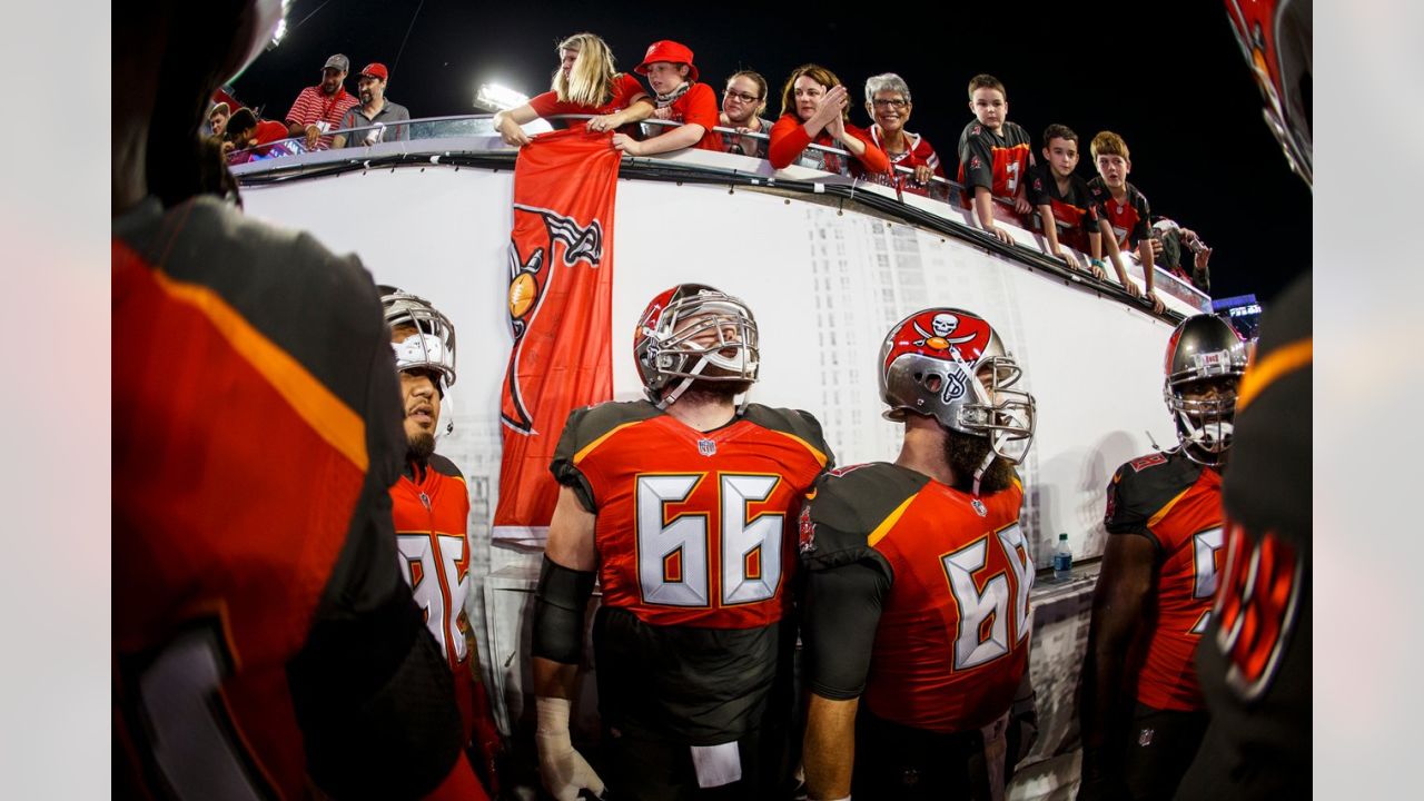 December 10, 2017 - Tampa Bay Buccaneers offensive tackle Leonard Wester (66)  before the game between the