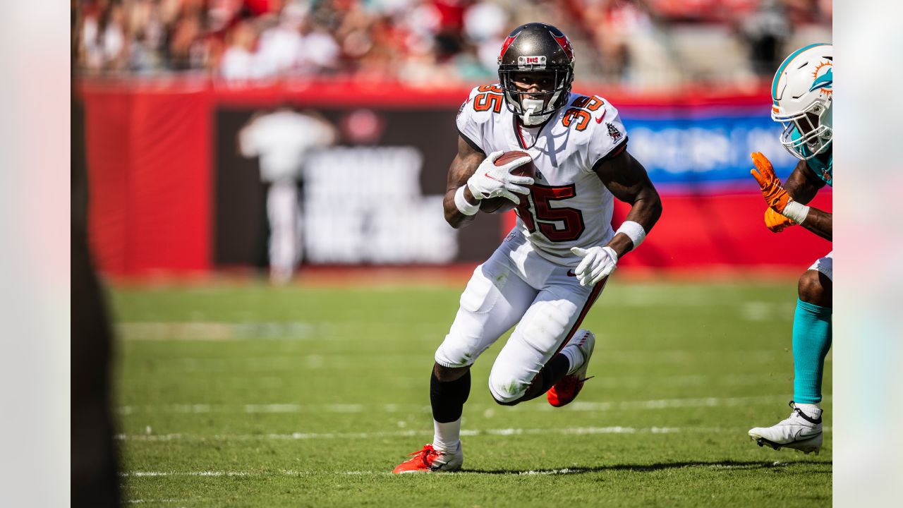 Tampa Bay Buccaneers cornerback Jamel Dean (35) walks off the