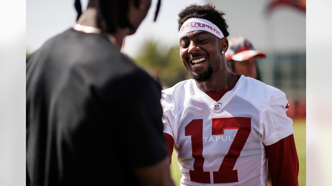 TAMPA, FL - JUL 26: Alex Cappa (65) goes thru a drill during the Tampa Bay  Buccaneers Training Camp on July 26, 2021 at the AdventHealth Training  Center at One Buccaneer Place