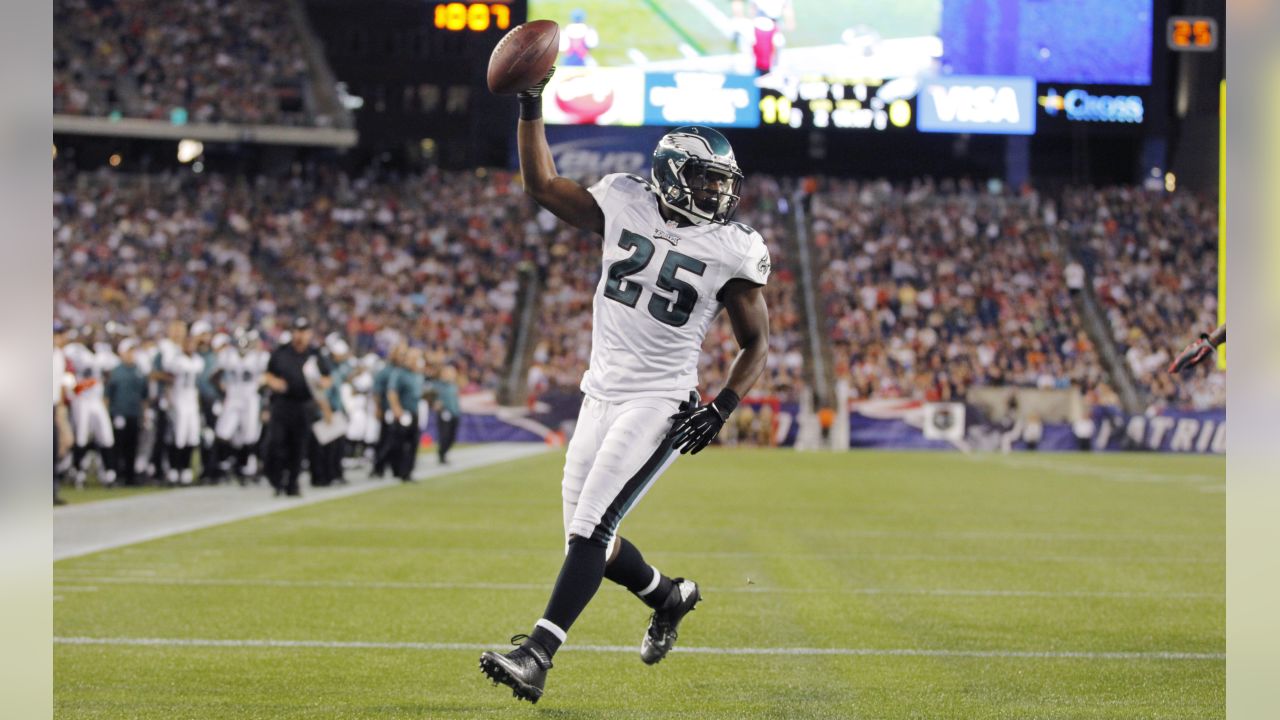 LeSean McCoy spurns Eagles to sign with Tom Brady and Bucs