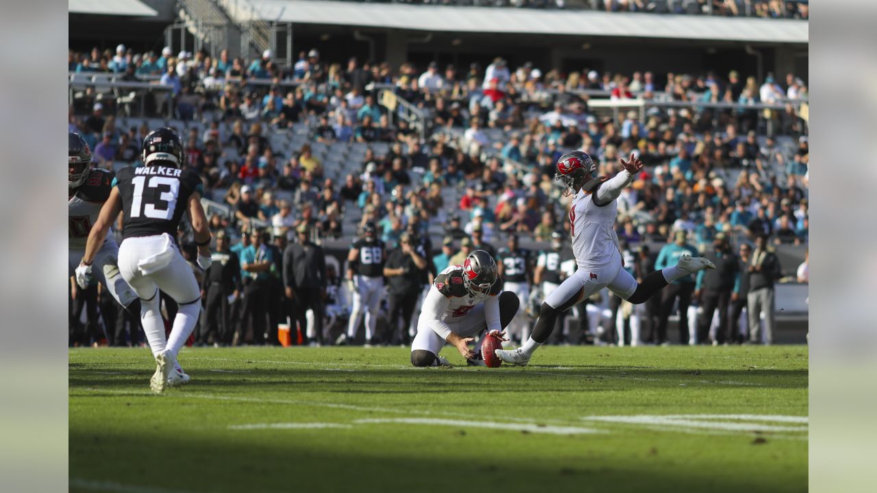 Buccaneers: Are Breshad Perriman, Bradley Pinion on chopping block?