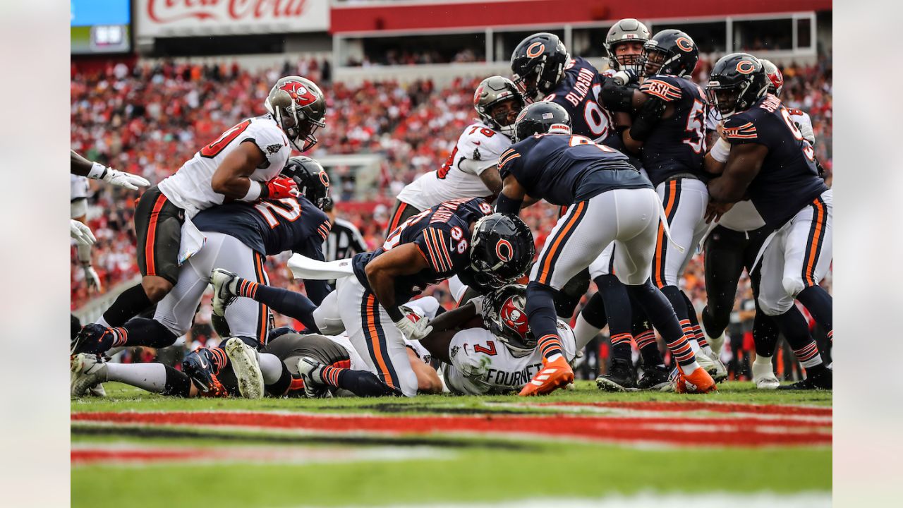 Chicago, Illinois, USA. 08th Oct, 2020. - Buccaneers Quarterback #12 Tom  Brady warms up during the NFL Game between the Tampa Bay Buccaneers and  Chicago Bears at Soldier Field in Chicago, IL.