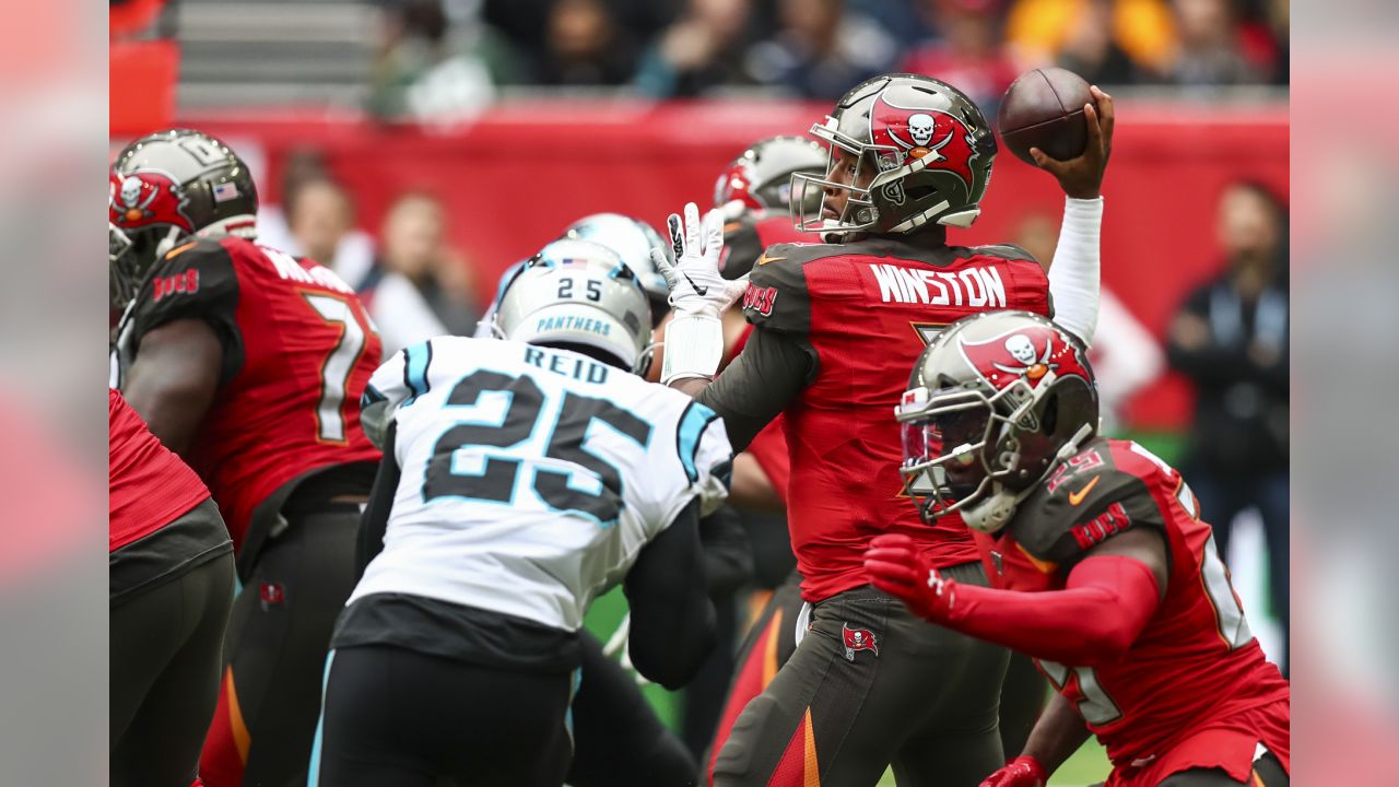 Panthers Defeat Buccaneers 37-26 in London in Week 6