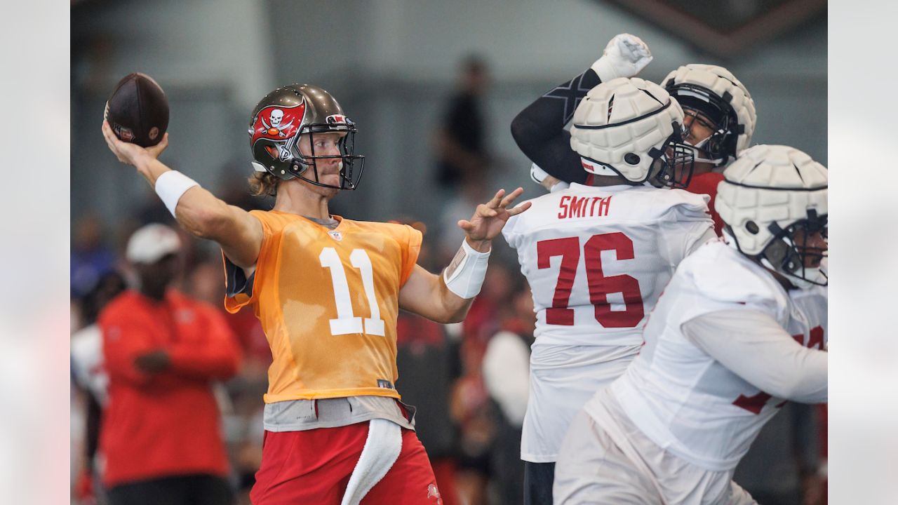 Miami Dolphins training camp 2022: Miami Dolphins defense frustrates Tampa  Bay Buccaneers quarterback Tom Brady throughout Wednesday's joint practice  : r/buccaneers