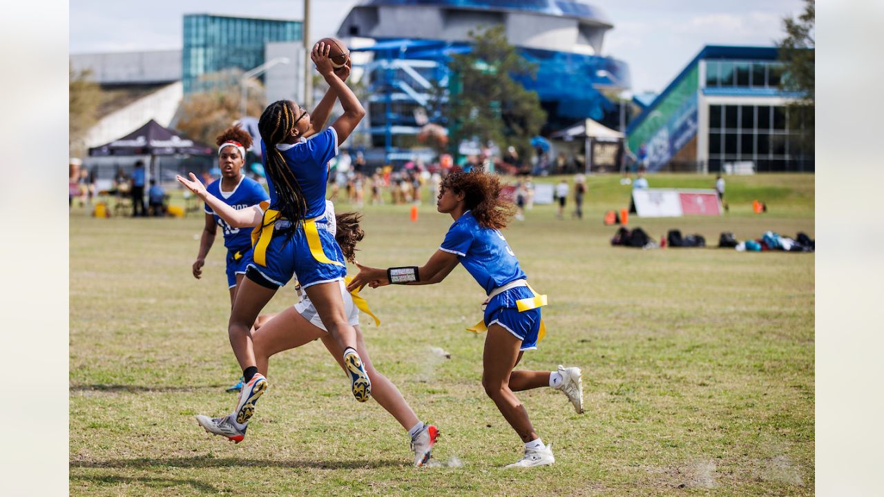 All-girls flag football league officially kicks off in the South Bay –  Daily Breeze