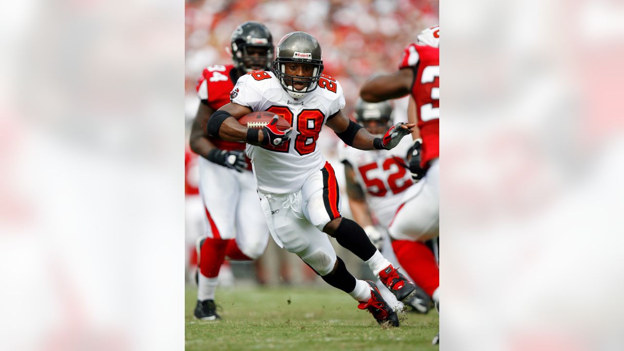 Atlanta Falcons on X: Congratulations to Warrick Dunn on being inducted  into the Georgia Sports Hall of Fame!  / X