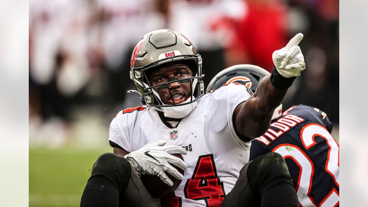 Chicago, Illinois, USA. 08th Oct, 2020. - Buccaneers Quarterback #12 Tom  Brady warms up during the NFL Game between the Tampa Bay Buccaneers and  Chicago Bears at Soldier Field in Chicago, IL.