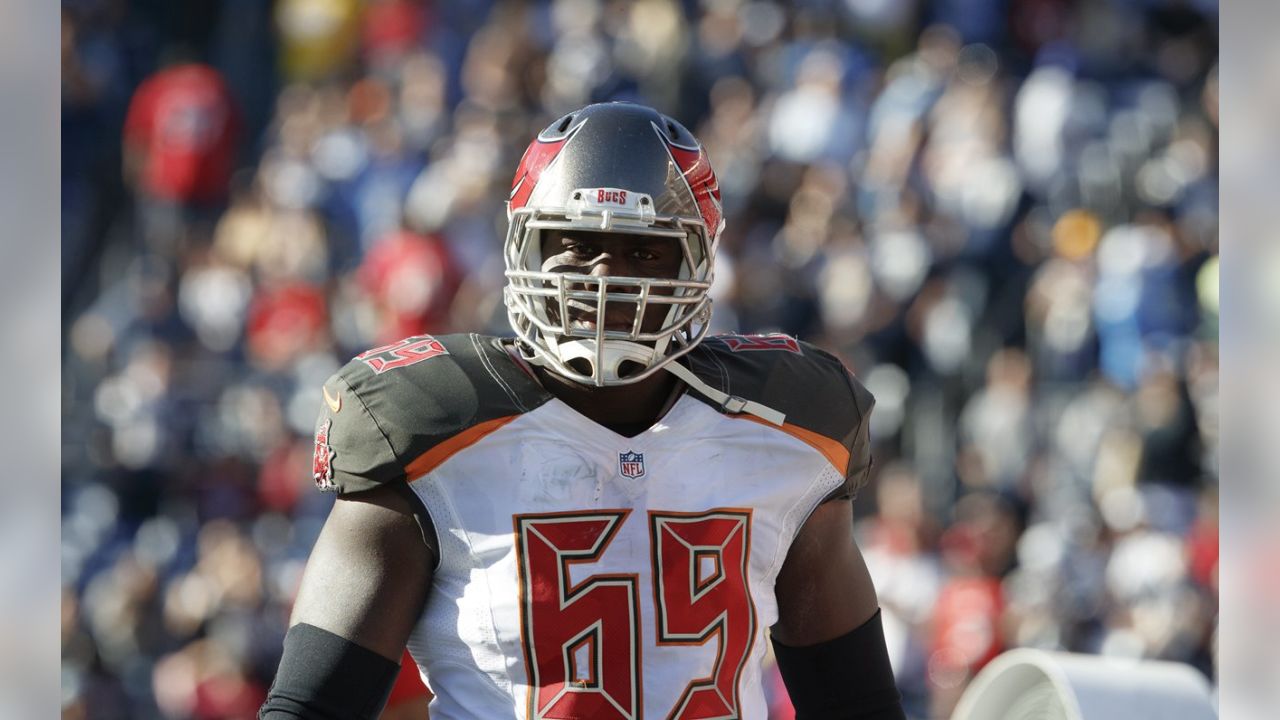 Bucs' Release Wild Card Week Depth Chart: Linemen Show Versatility