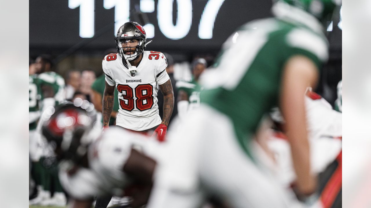 Tampa Bay Buccaneers 53-Man Roster Review and Surprises Including Derrek  Pitts 