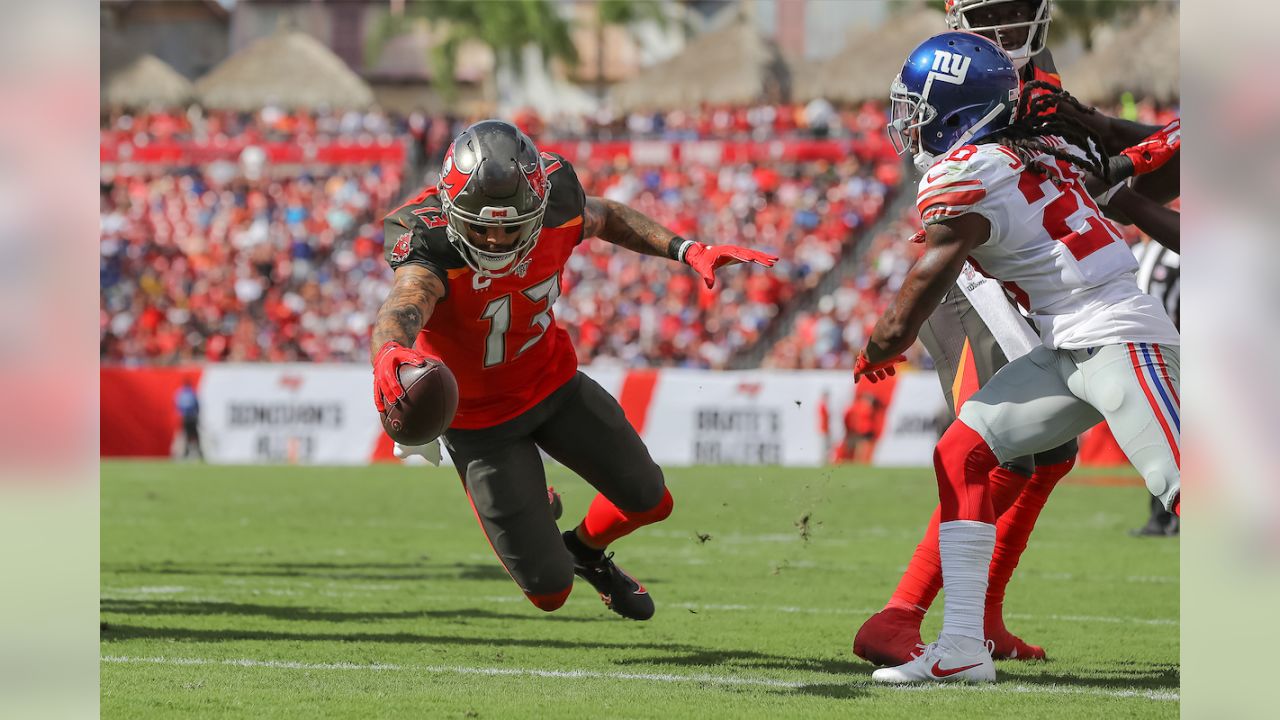 Jameis Winston throws 4 TD passes, Shaquil Barrett gets late sack as  Buccaneers outlast Rams – The Denver Post