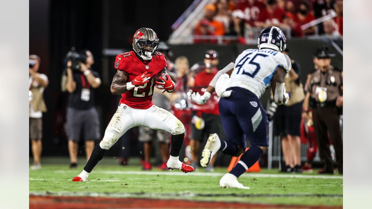 Tennessee Titans topple Tampa Bay Buccaneers for first preseason win