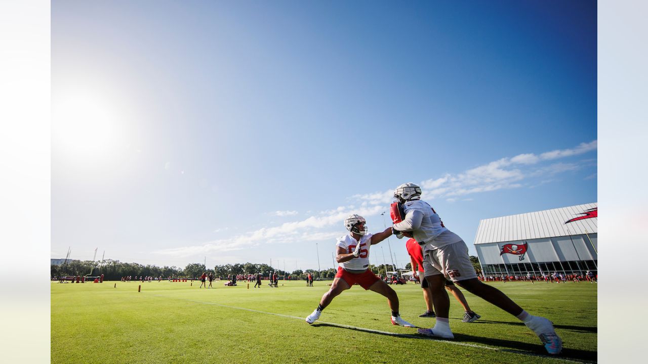 2022 NFL Training Camp Report July 28 : Julio Jones Suits Up For The  Buccaneers