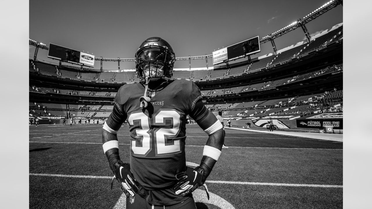 44 uniforms till kickoff #44 - Black helmet/Teal jersey/White