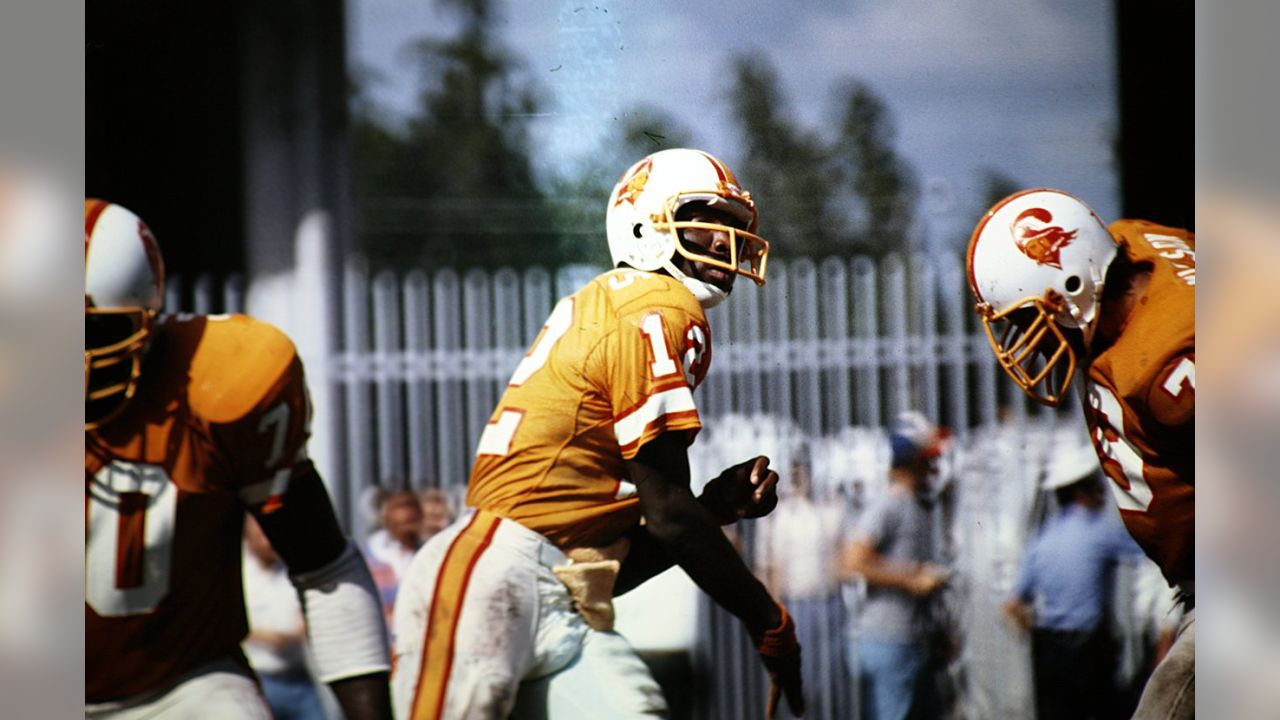 Doug Williams to Be Honored at Halftime