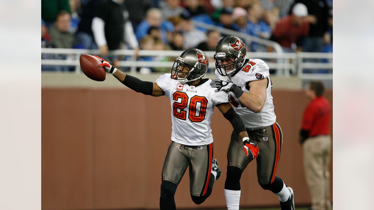 Tampa Bay Buccaneers' Ronde Barber celebrates after returning an