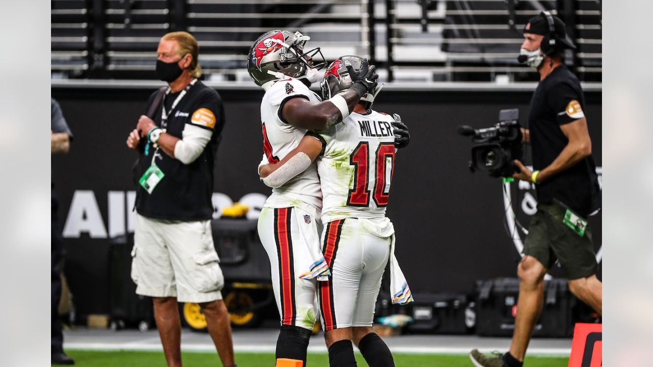 Bucs Defeat Las Vegas Raiders 45-20 in Week 7, Brady 5 Touchdowns