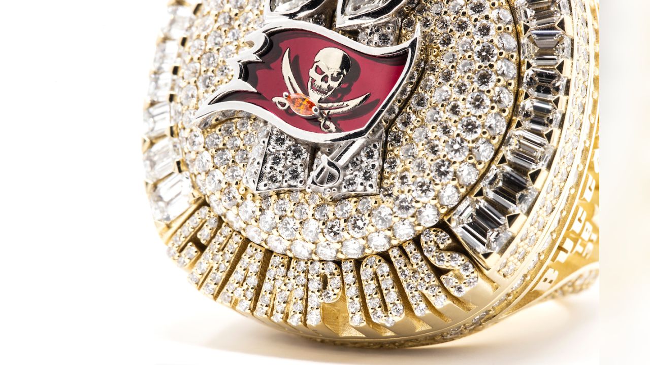 Tampa Bay Buccaneers Groove Life Super Bowl LV Champions 42-44mm