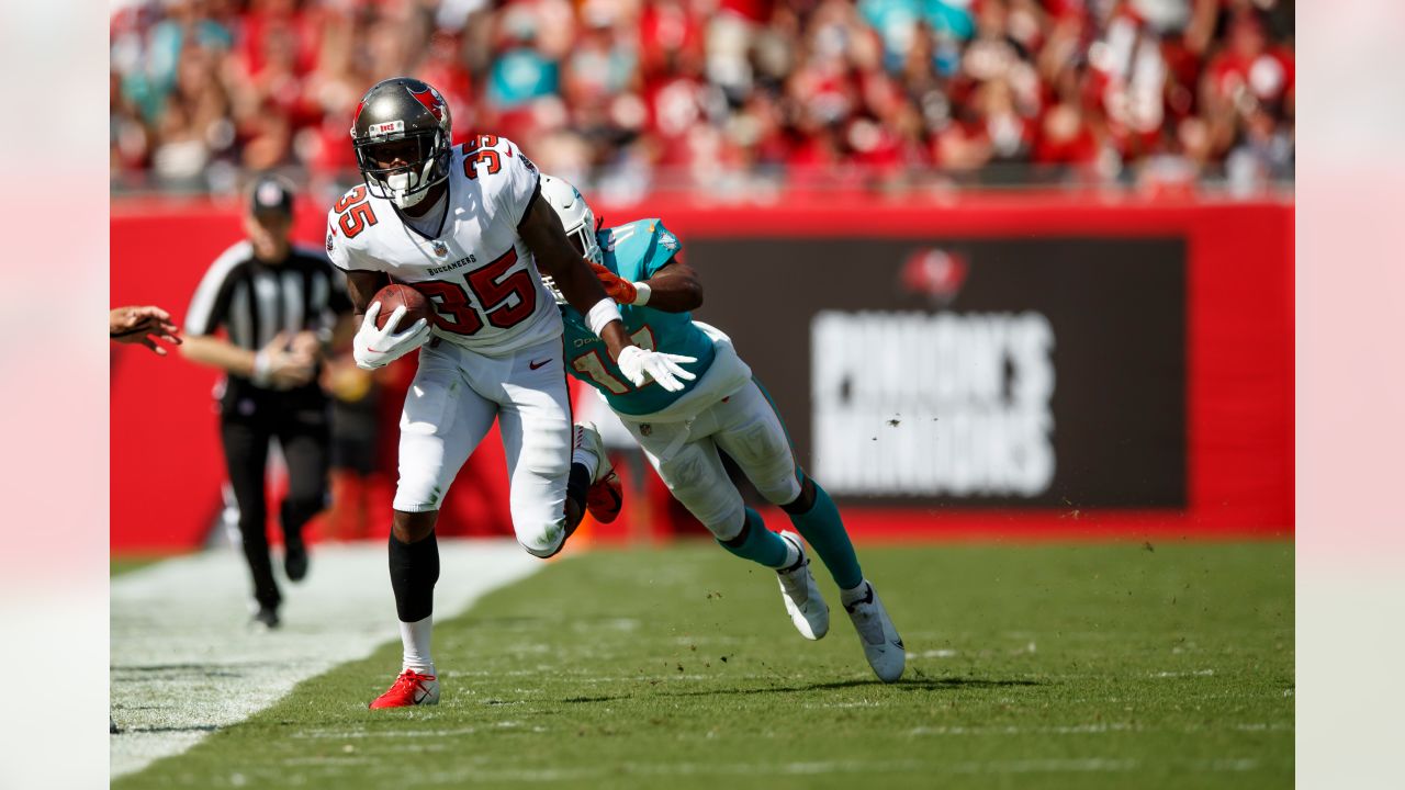 Tampa, Florida, USA. 16th Aug, 2019. August 16, 2019: Tampa Bay Buccaneers  defensive back Jamel Dean (35) and Tampa Bay Buccaneers running back Dare  Ogunbowale (44) before the NFL preseason game between