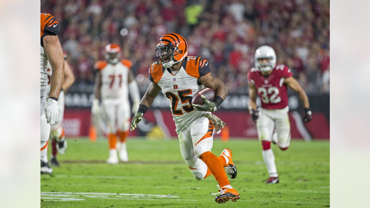 Tampa Bay Buccaneers Sign Former UNC RB Giovani Bernard to One