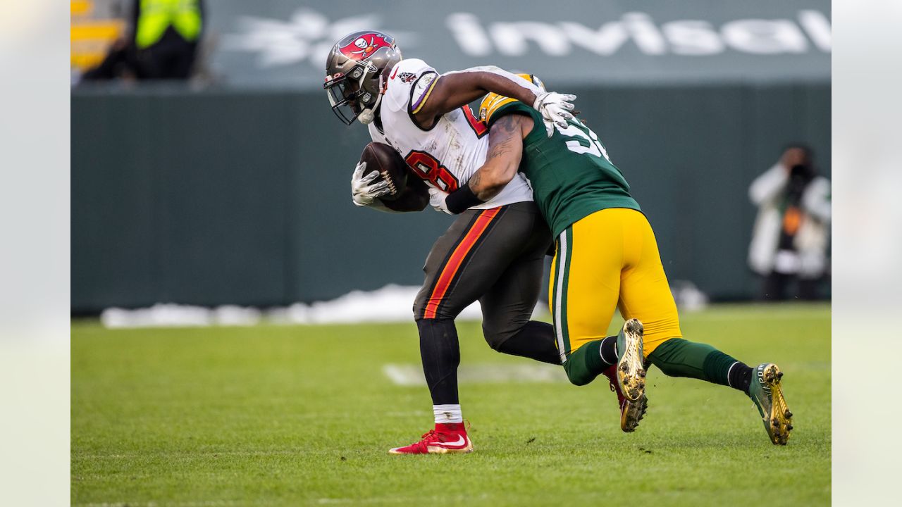 The Recorder - Road warriors: Bucs win 31-26 at Green Bay, reach