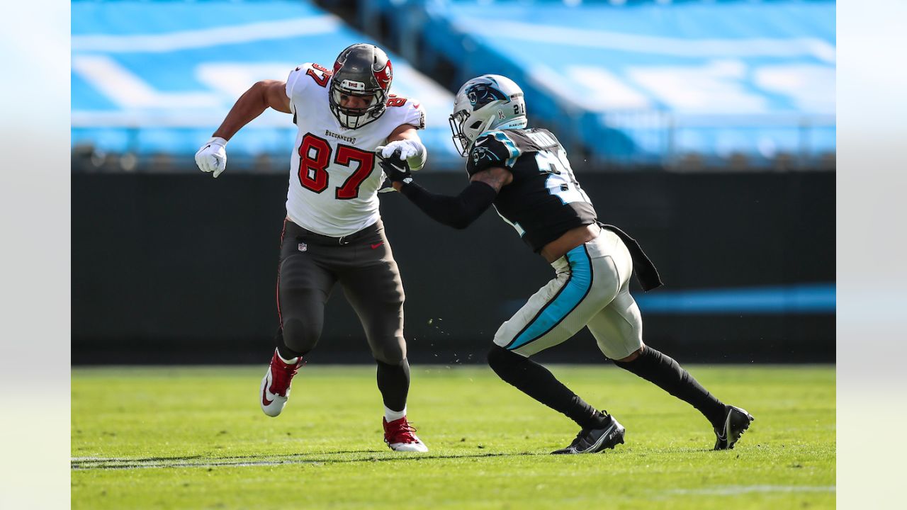 Tampa Bay Buccaneers 46-23 Carolina Panthers: Ronald Jones runs to