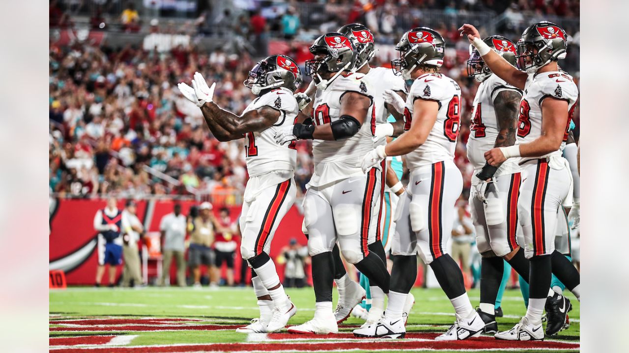 Tampa Bay Buccaneers wide receiver Jaelon Darden (1) runs his route during  an NFL football game against the Miami Dolphins, Saturday, Aug. 13, 2022 in  Tampa, Fla. The Dolphins defeat the Buccaneers