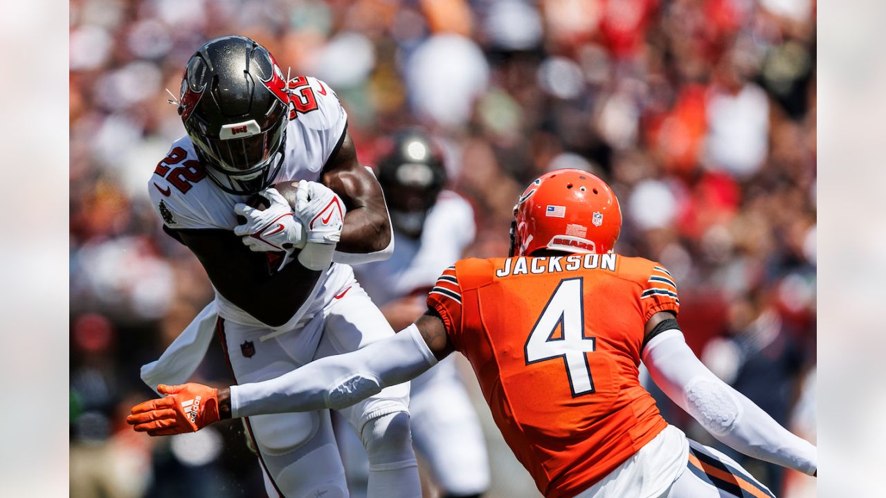 Tampa Bay Buccaneers running back Chase Edmonds runs with the ball