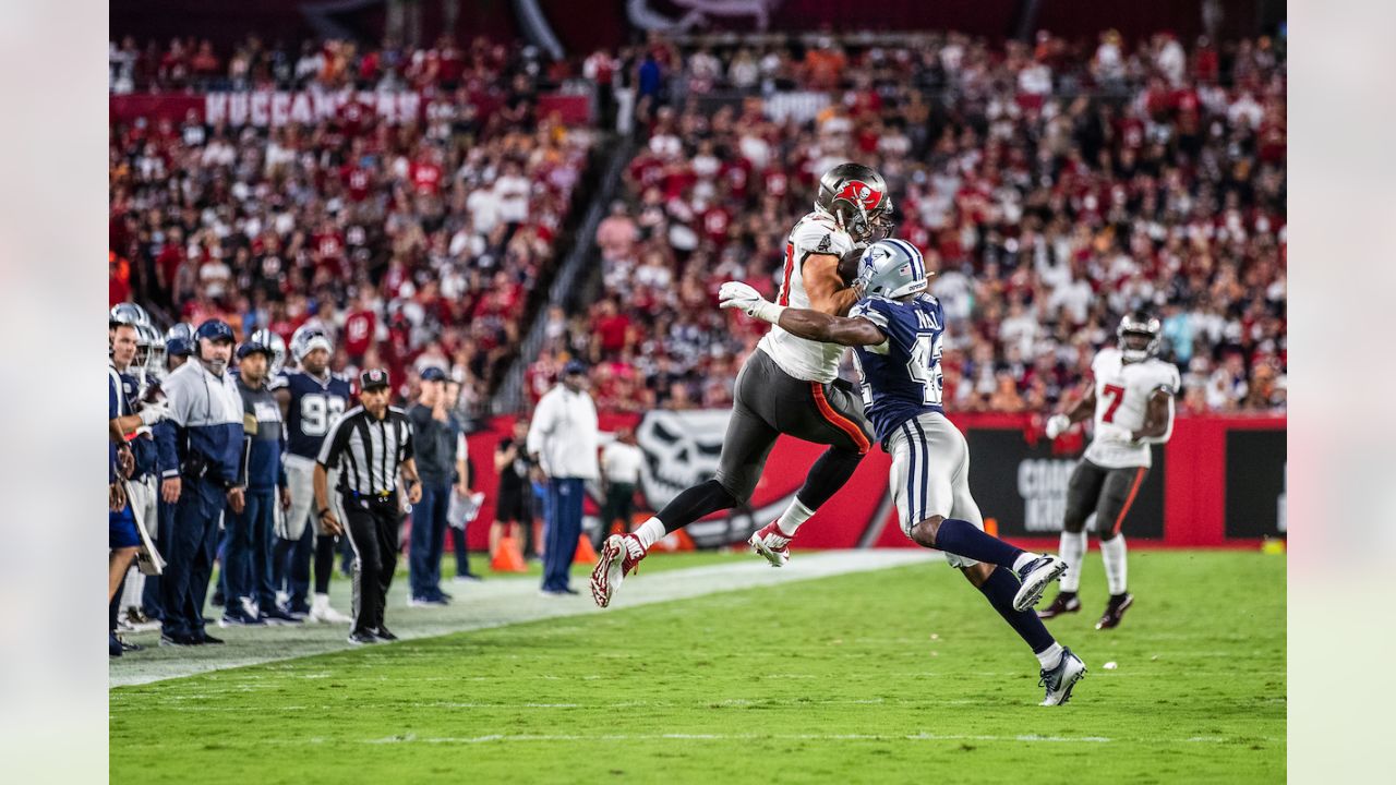 August 28, 2021: Tampa Bay Buccaneers tight end Rob Gronkowski (87) waves  to fans during an NFL preseason game between the Houston Texans and the Tampa  Bay Buccaneers on August 28, 2021