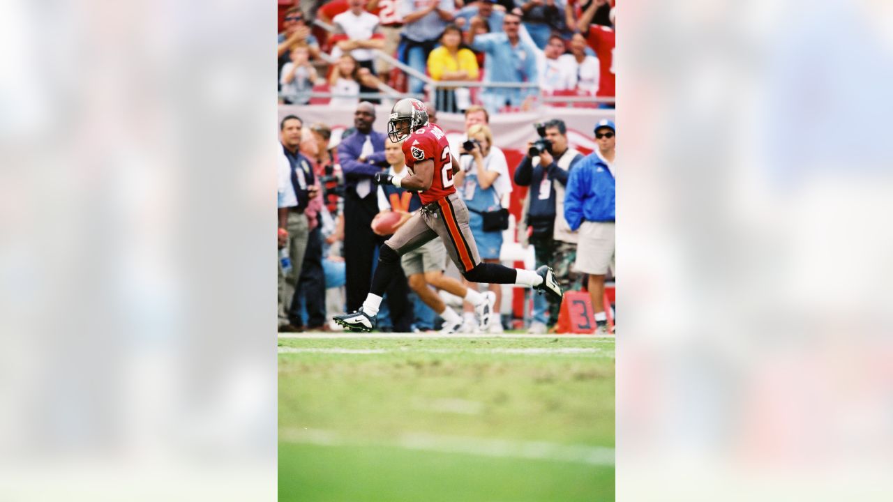 Bucs' Ronde Barber Receives Viral Reaction Amid HOF News