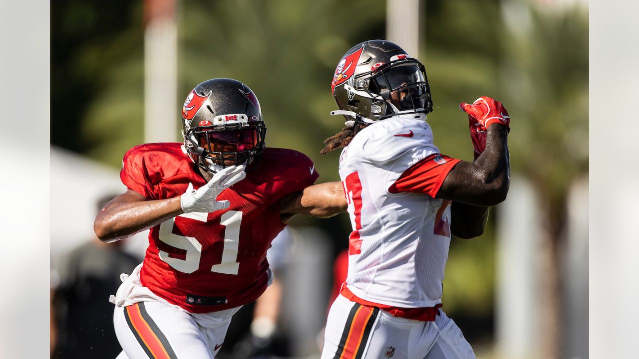 Jaydon Mickens catch-and-run goes for 18 yards