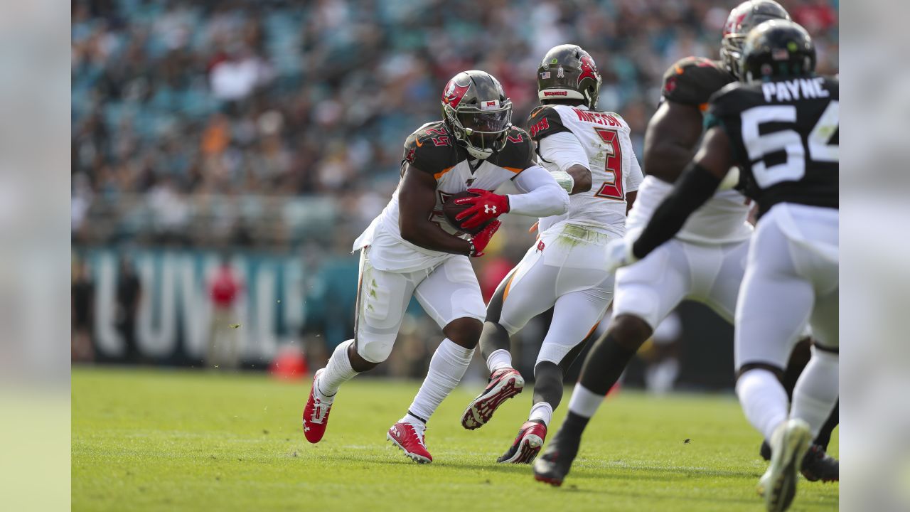 Shaq Barrett ties Warren Sapp's Bucs franchise sack record