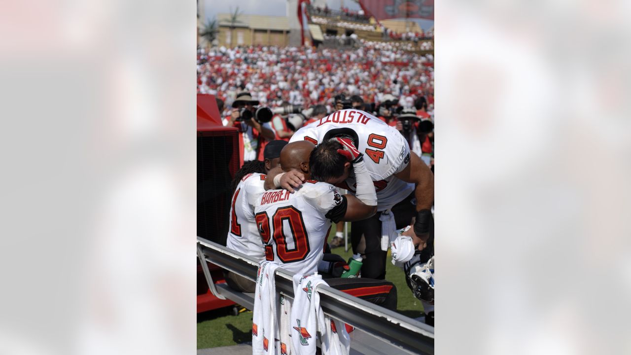 TOP 10 BUCS OF ALL-TIME LB: DERRI WARREN SAPP DL: LEE ROY SELMON RONDE  BARBER.