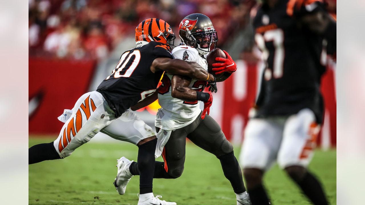 NFL - Cincinnati Bengals. Tampa Bay Buccaneers. Football. Right now!  #CINvsTB #MNF