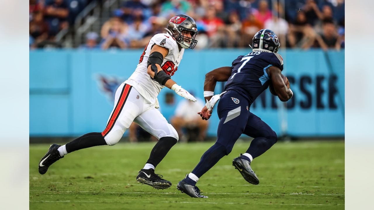 Titans preseason vs Bucs 2009, gravescout