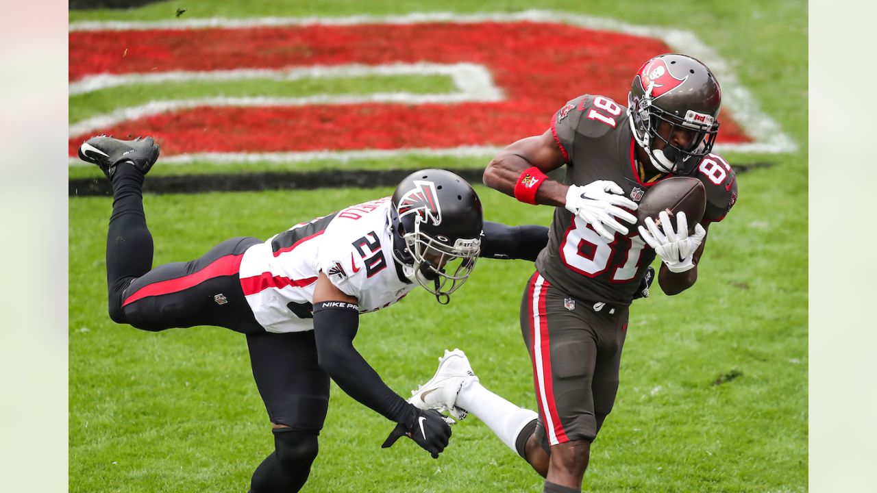 Falcons beat Bucs, clinch NFC's No. 5 seed - Statesboro Herald