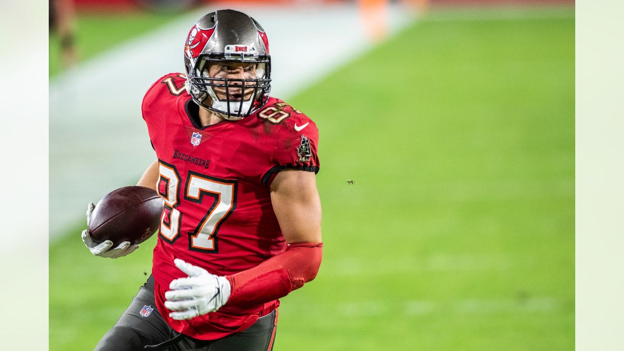 August 28, 2021: Tampa Bay Buccaneers tight end Rob Gronkowski (87) waves  to fans during an NFL preseason game between the Houston Texans and the Tampa  Bay Buccaneers on August 28, 2021