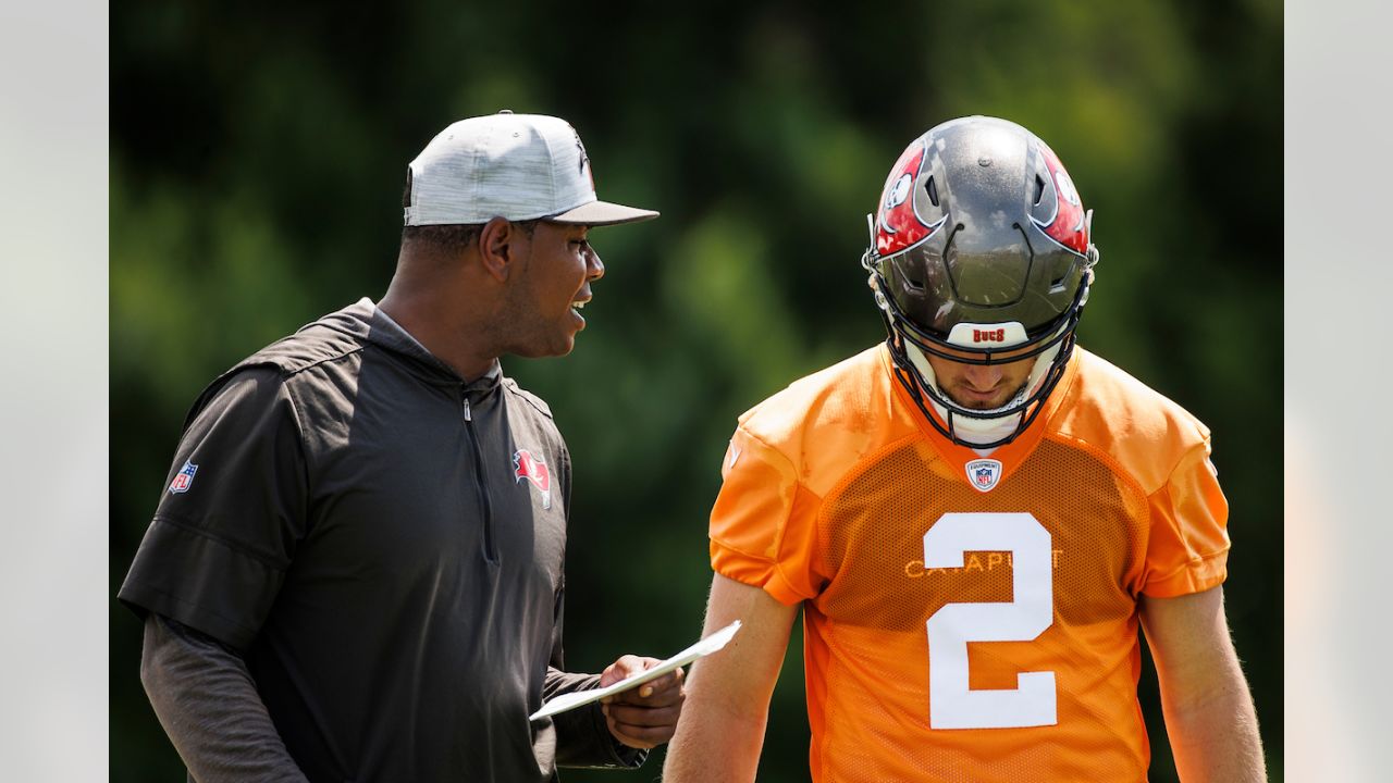 Bucs Spread Holiday Cheer, Todd Bowles on Arizona's Offense