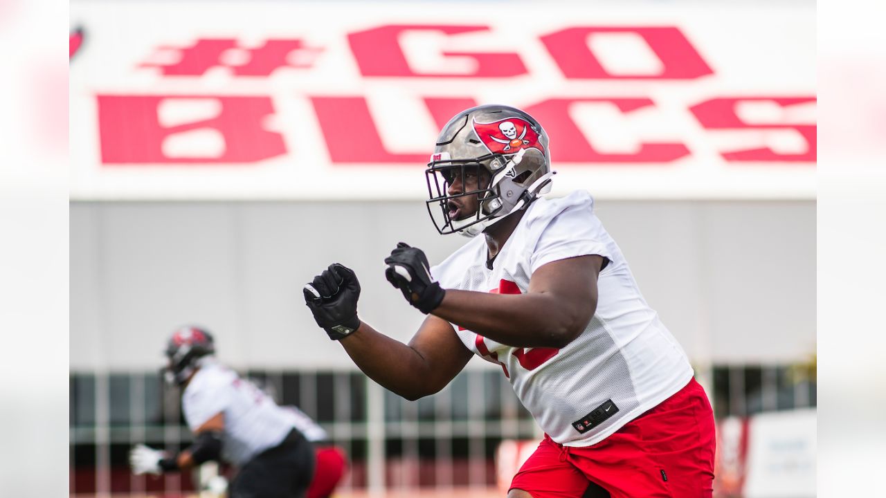 Bucs' Alex Cappa Fully Participates In 2021 Minicamp - Bucs Report