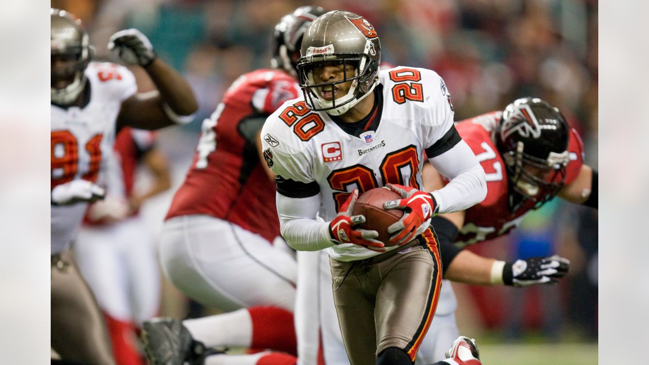 Picks, fractures and 'cool uncle' Arians: Ronde Barber enters Bucs