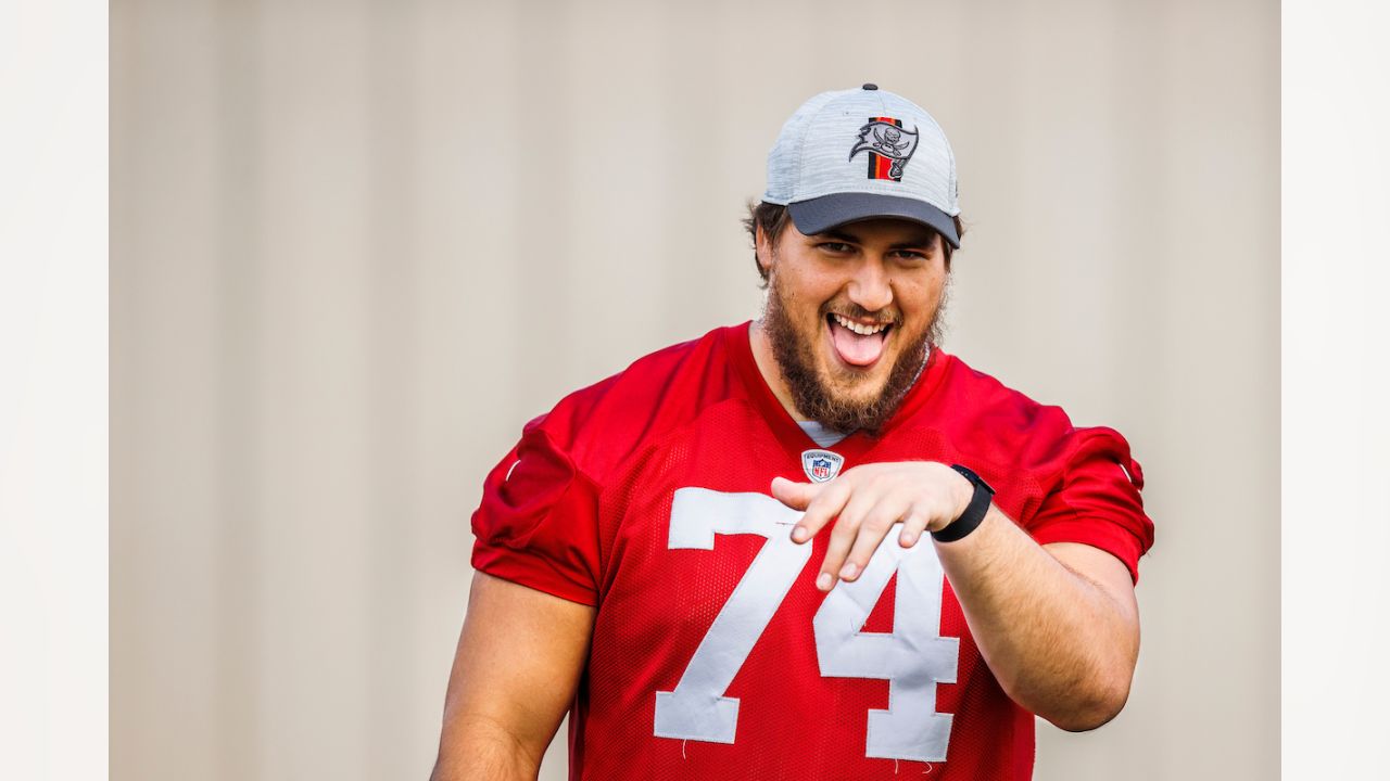 Ex-Buccaneers guard Ali Marpet will stay retired despite Tom