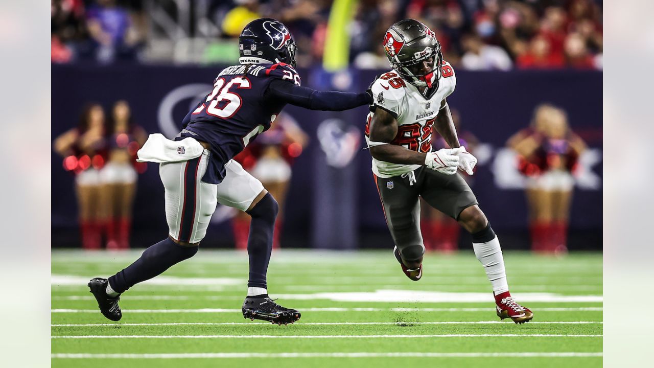 Brady throws touchdown pass as Buccaneers beat Texans 23-16